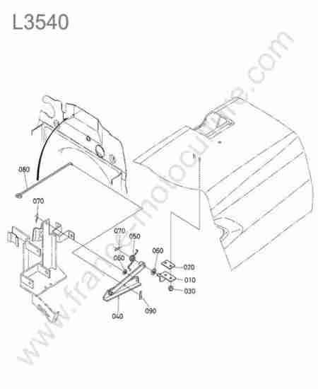 KUBOTA - L3540 : Charniere capot