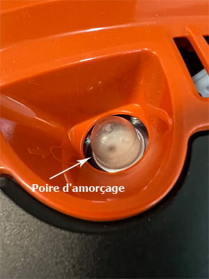 Position poire debroussailleuse