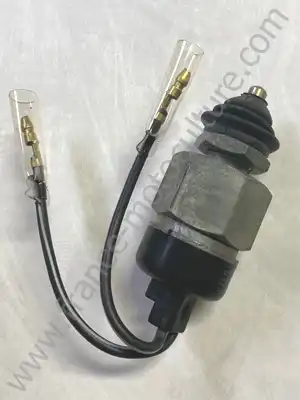 CONTACTEUR SECURITE EMBRAYAGE B5100/B6100/B7100/L285/L2500/L3250/L4200